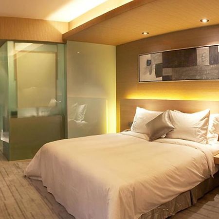 Logosun Hotel Wuhan Bagian luar foto