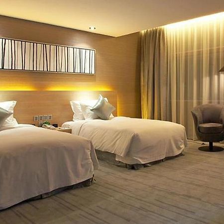 Logosun Hotel Wuhan Bagian luar foto