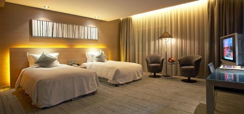 Logosun Hotel Wuhan Bagian luar foto