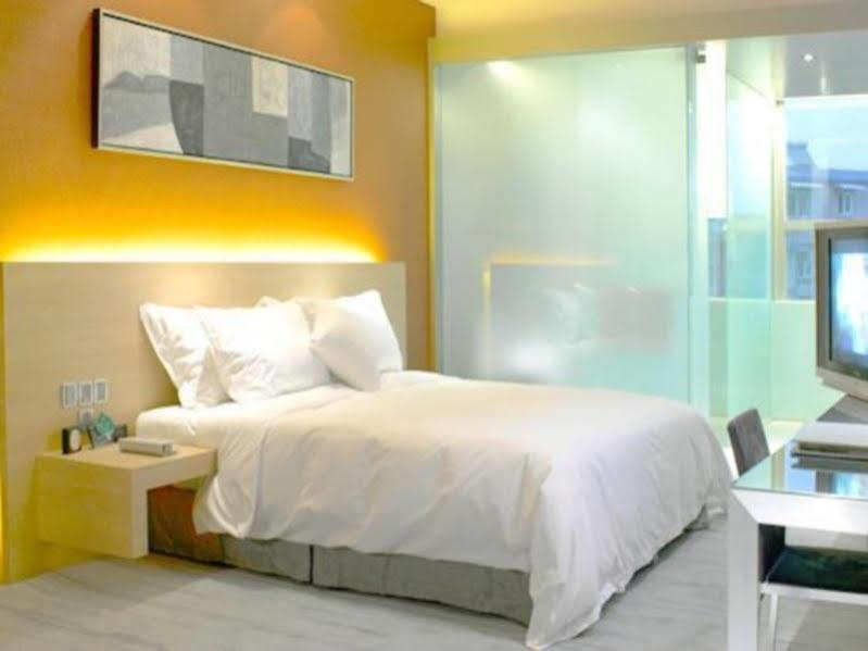 Logosun Hotel Wuhan Bagian luar foto