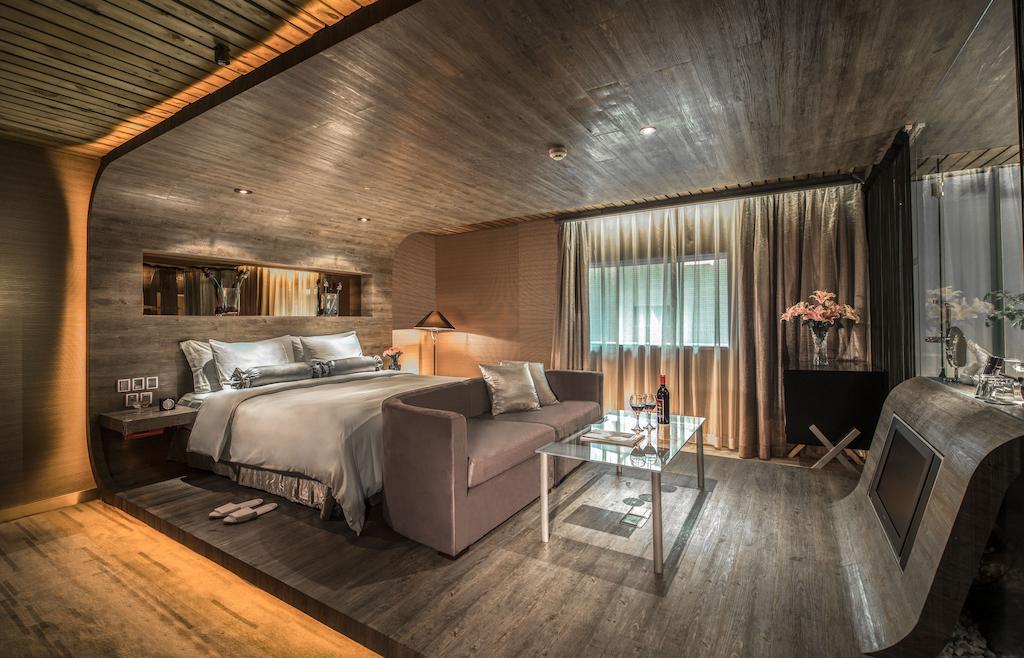 Logosun Hotel Wuhan Bagian luar foto