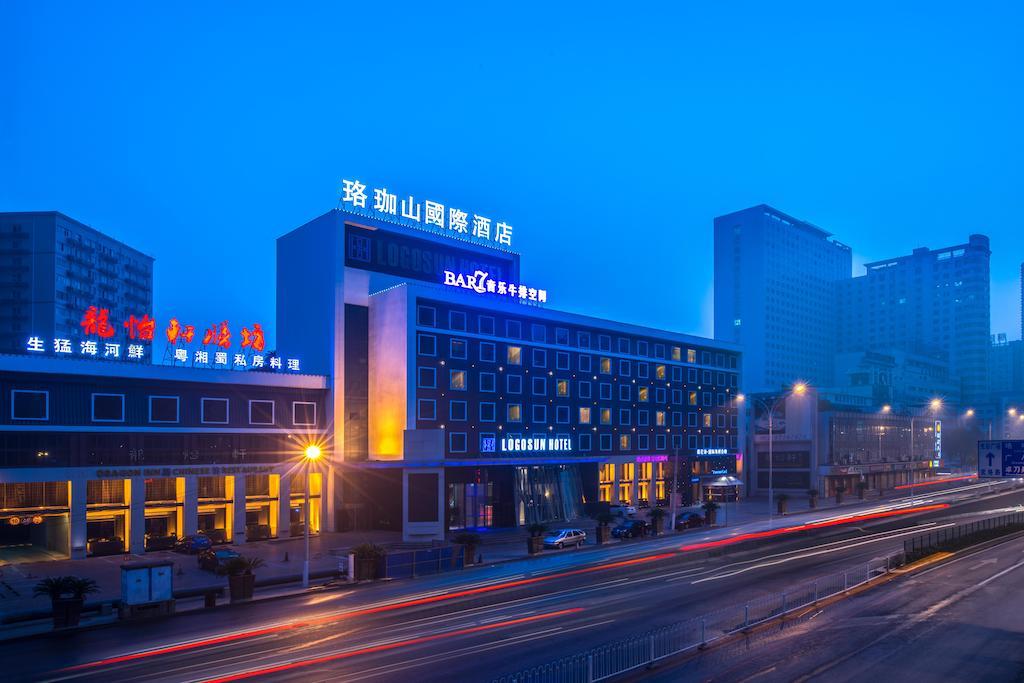 Logosun Hotel Wuhan Bagian luar foto