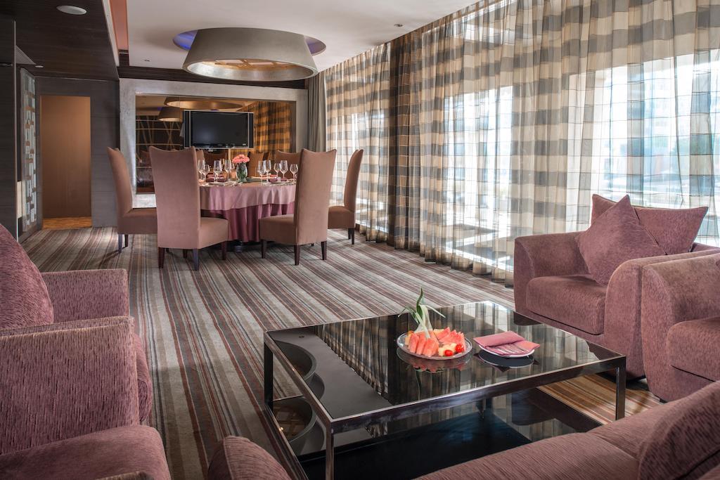Logosun Hotel Wuhan Bagian luar foto